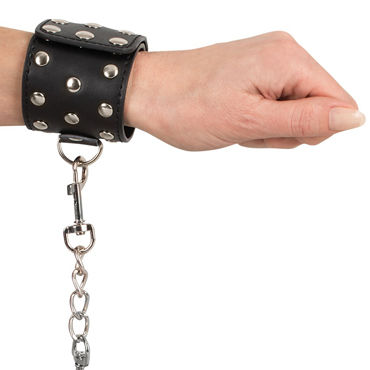 Новинка раздела Секс игрушки - Bad Kitty Handcuffs with Decorative Studs, черные