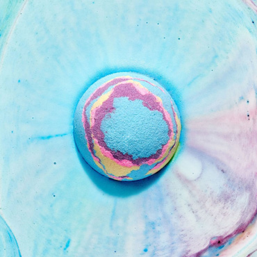 Бомбочка для ванны Oomph Galaxy, 185 гр - С ароматом мяты, грейпфрута и кедра и цветов - купить в секс шопе