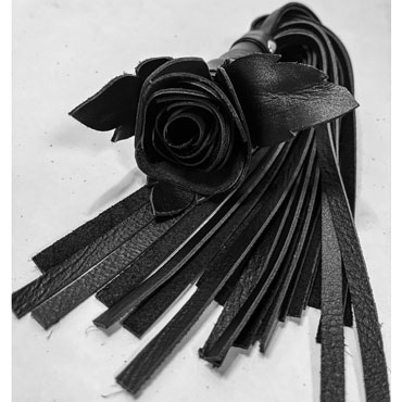 BDSM Арсенал Плеть Роза лаковая с кожаными хвостами, черная - С навершием в виде розы - купить в секс шопе